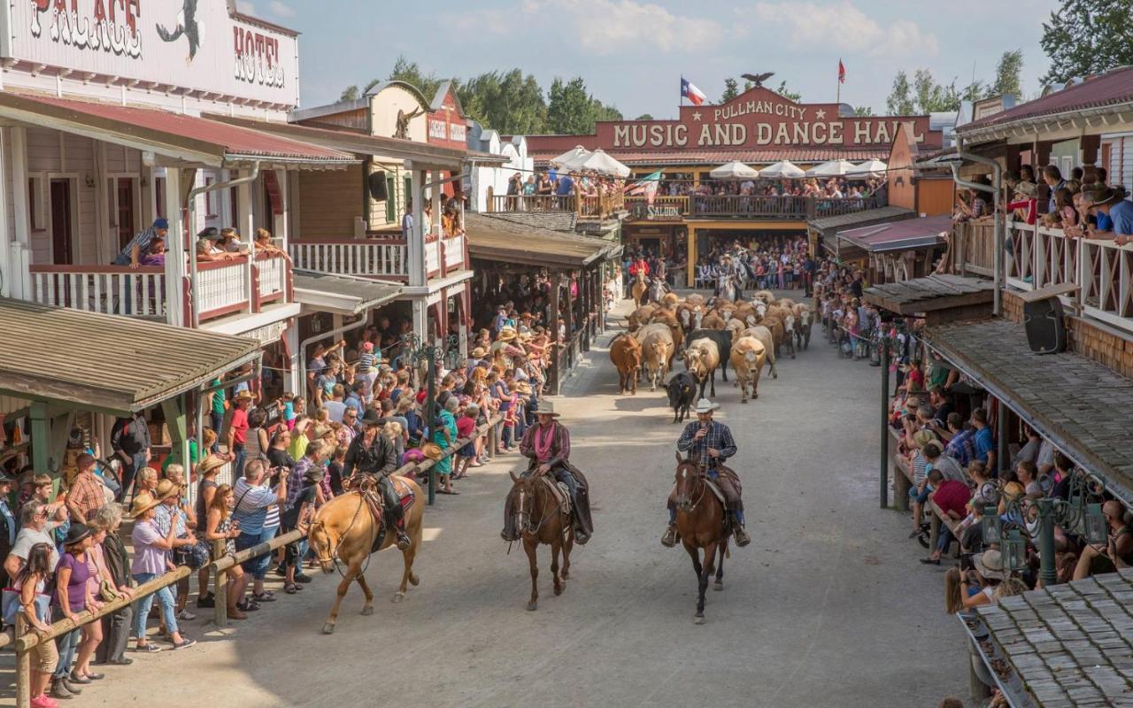 Pullman City Ferienpark Эгинг Экстерьер фото